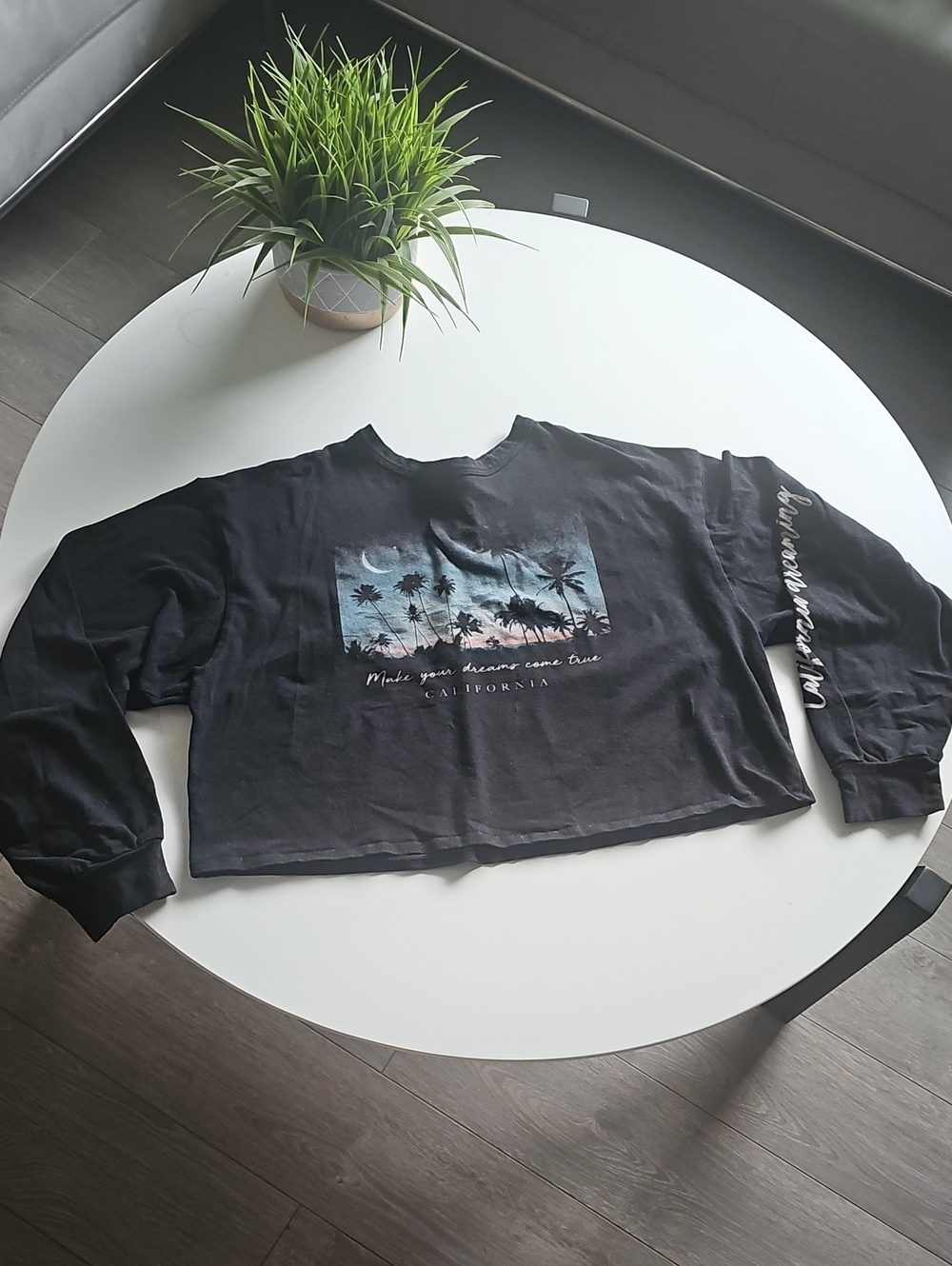 Black Cropped California Graphic Long Sleeve shirt